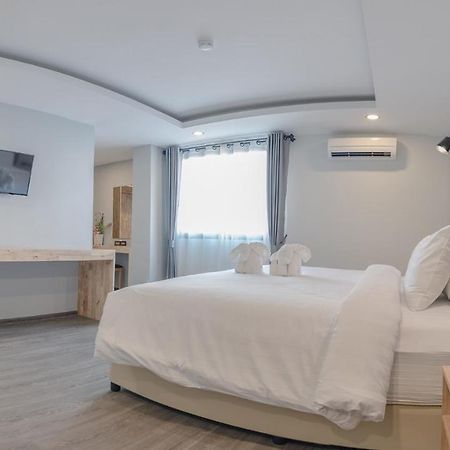 Peppy Hotel-Pepperyhills Hotel Чиангмай Екстериор снимка